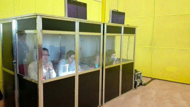 鄭州翻譯服務全解析 專業(yè)翻譯、導覽與同傳設備一站式解決方案